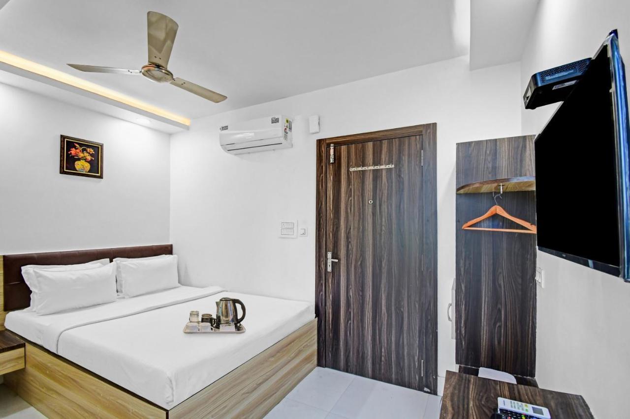 Oyo Townhouse 779 Gods County Hotel Tarapith Kültér fotó