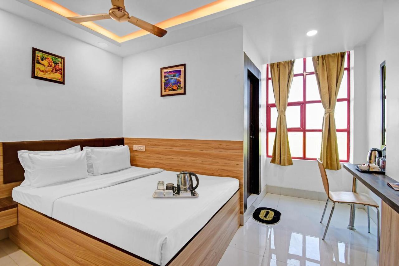 Oyo Townhouse 779 Gods County Hotel Tarapith Kültér fotó