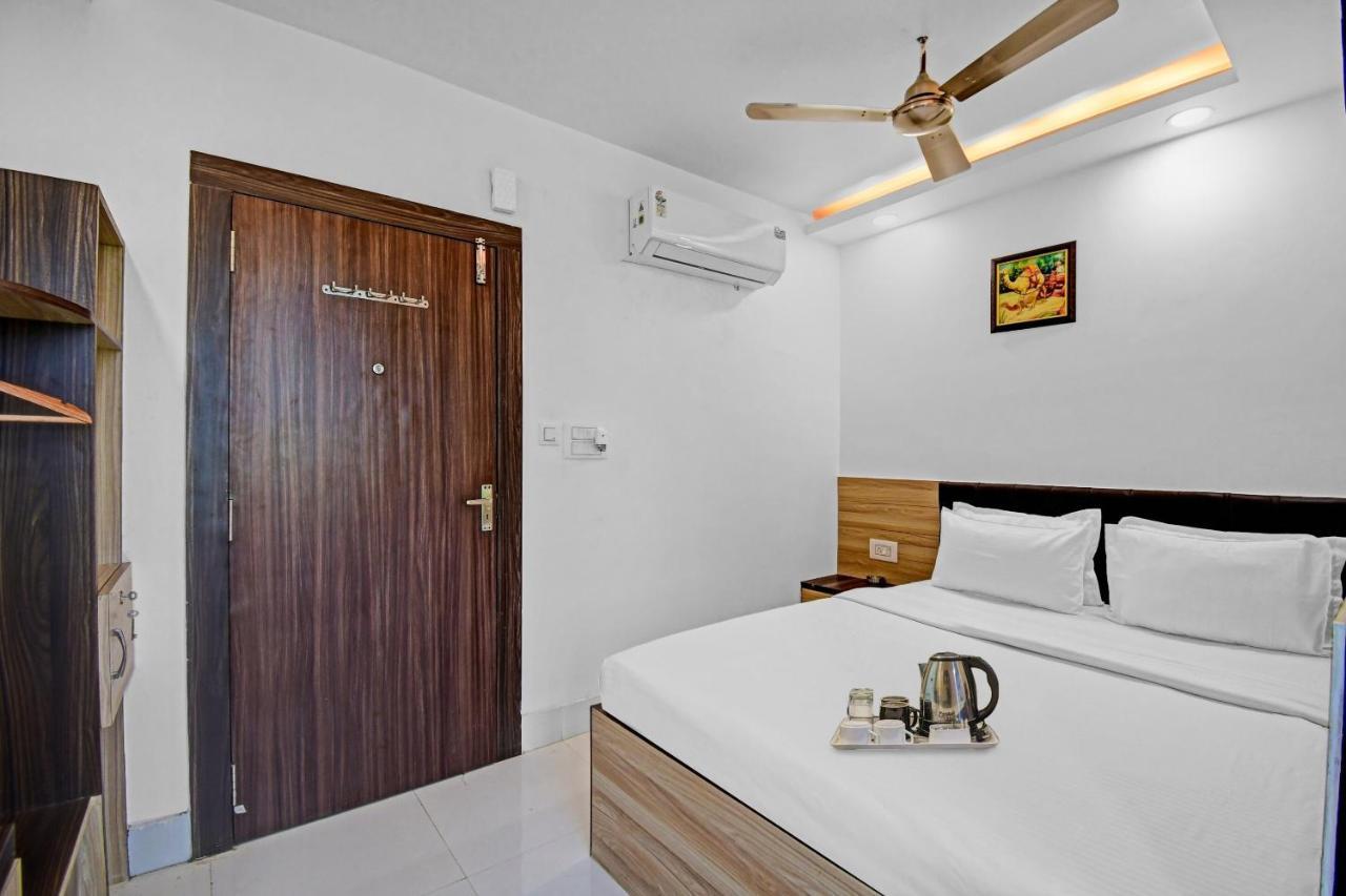 Oyo Townhouse 779 Gods County Hotel Tarapith Kültér fotó