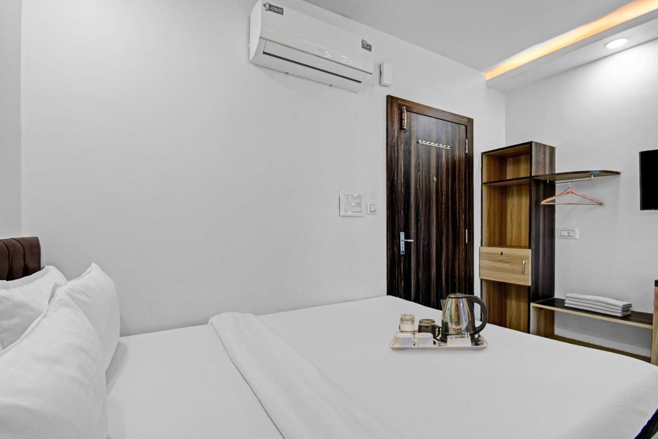 Oyo Townhouse 779 Gods County Hotel Tarapith Kültér fotó
