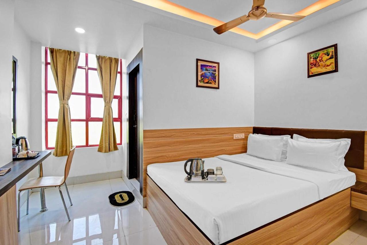 Oyo Townhouse 779 Gods County Hotel Tarapith Kültér fotó
